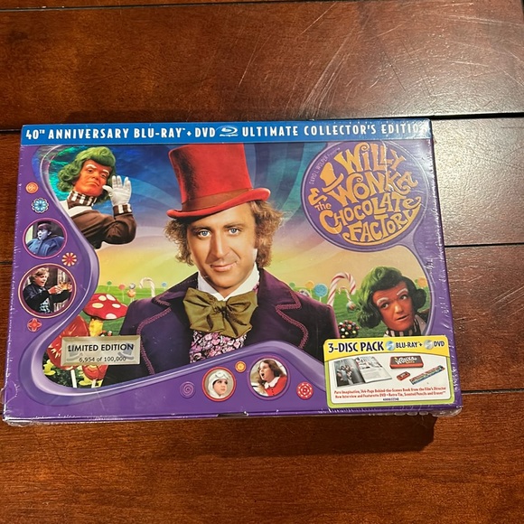Willy Wonka & the Chocolate Factory Three-Disc 40th Anniversary Collectors Combo - Picture 1 of 15